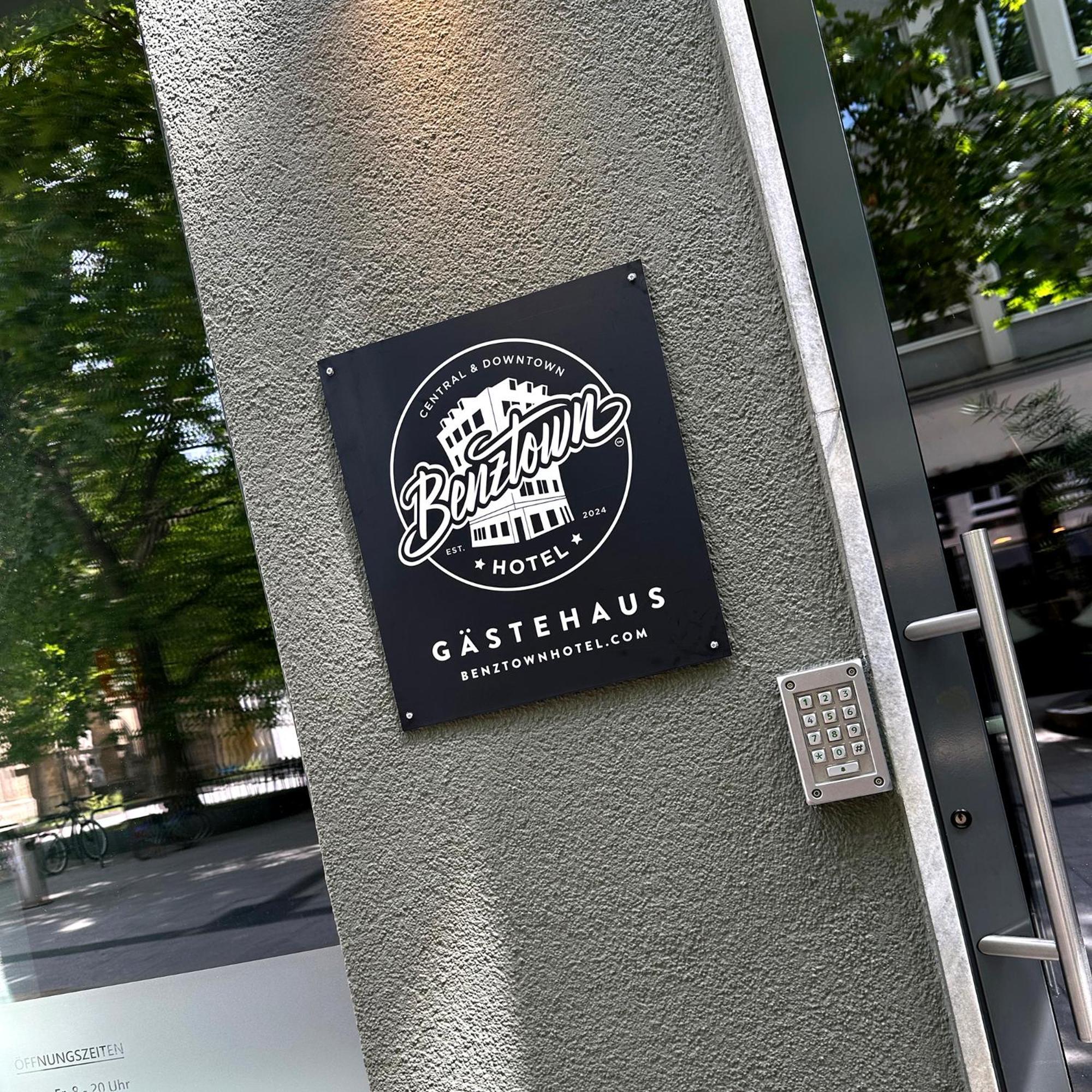 Benztown Hotel Gaestehaus Stuttgart Exterior photo