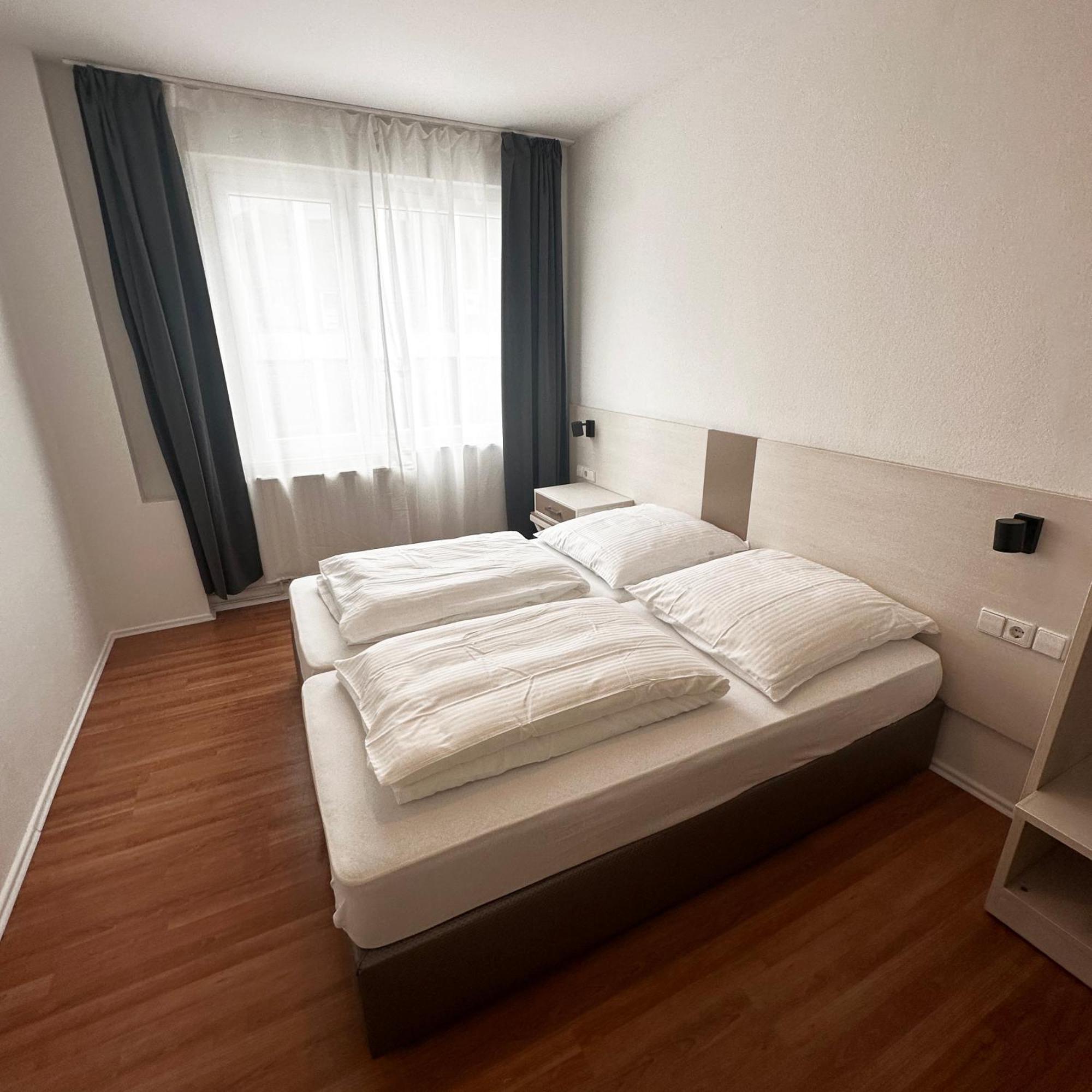 Benztown Hotel Gaestehaus Stuttgart Exterior photo